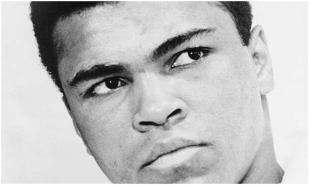 Мик Джаггер видел сигарообразный объект в 1968 году: кто еще из знаменитостей наблюдал НЛО