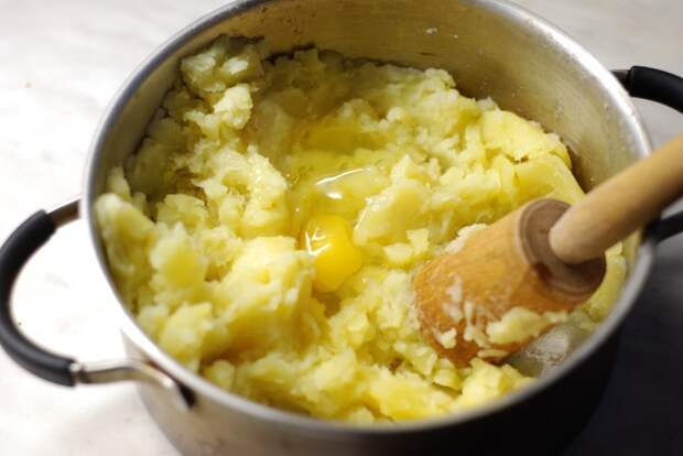 Фото к рецепту: Картофельные котлеты с курицей