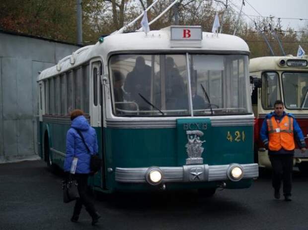 82 года Московскому троллейбусу. Фоторепортаж