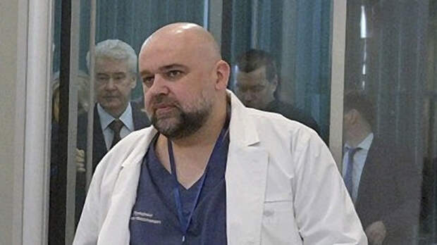 "Собрал команду, которая без паники лечит людей": Заразившегося главврача поддерживают пациенты Коммунарки