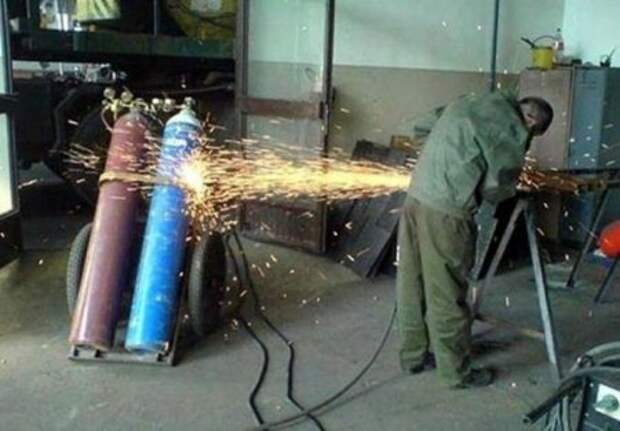 Прикольные шедевры строительства.