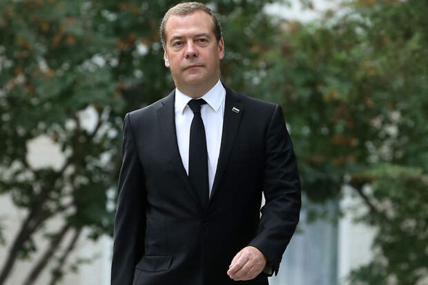 Медведев: Россия не сможет мириться с соседством недружественных стран НАТО