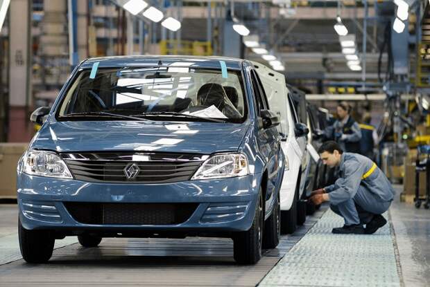 Renault Logan- 1,6 л, 82 л.с.  Полис ОСАГО в Крыму подорожает на 523,8 рубля, до 1812,1 рубля