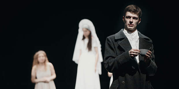 Красивый старт: топ-7 молодых театральных актёров, за которыми стоит следить