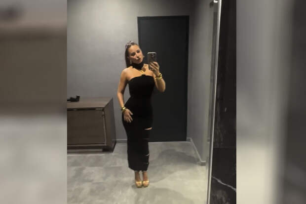Певица Ани Лорак снялась в облегающем платье с разрезами