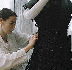 Создание одежды в Ателье CHANEL (трафик!)