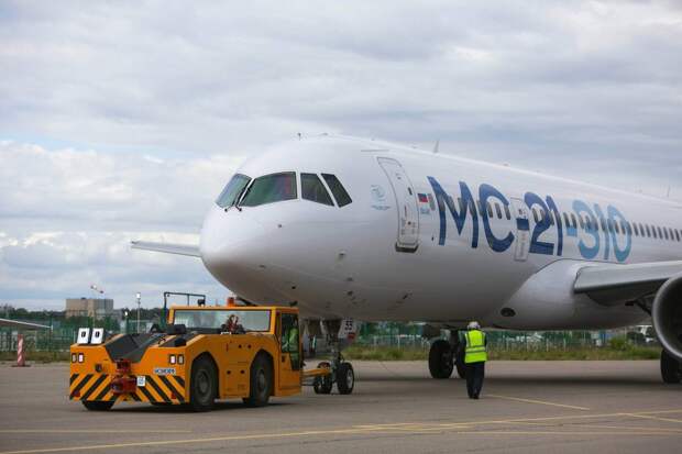 Российская ОАК намерена выйти на мировой рынок гражданской авиатехники