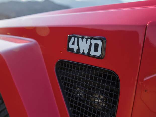 Красный Lamborghini LM002 уйдет с молотка LM002, lamborghini, аукцион, продажа авто