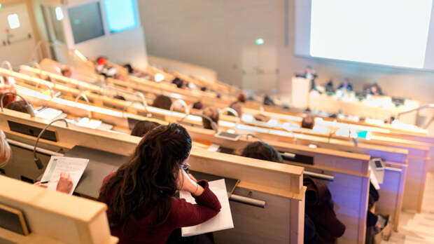 Рособрнадзор вынес предостережения Автомобильно-транспортному институту и СПбПУ