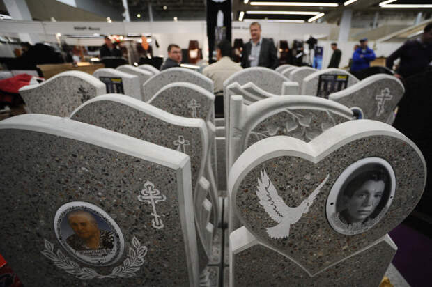 Выставка похоронной моды в Москве (50 фото)