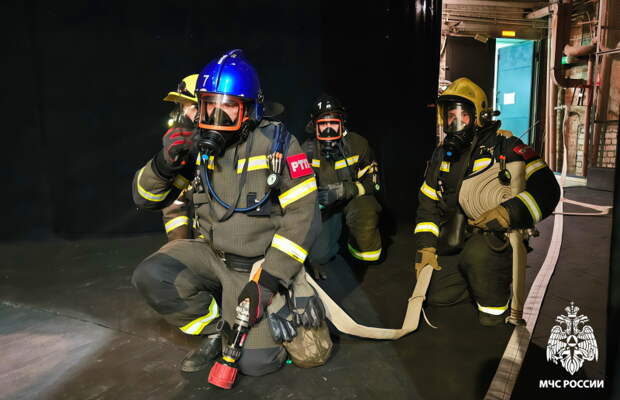 В Смоленске пожарные МЧС России провели учение в драмтеатре