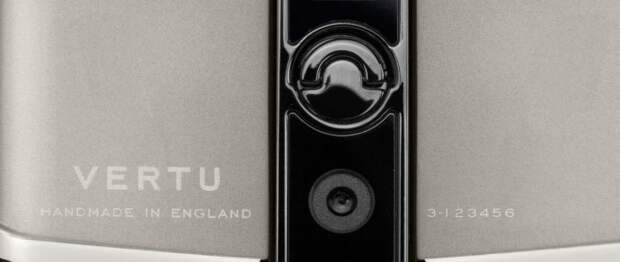 Vertu представила старую модель смартфона с новым логотипом за $9000