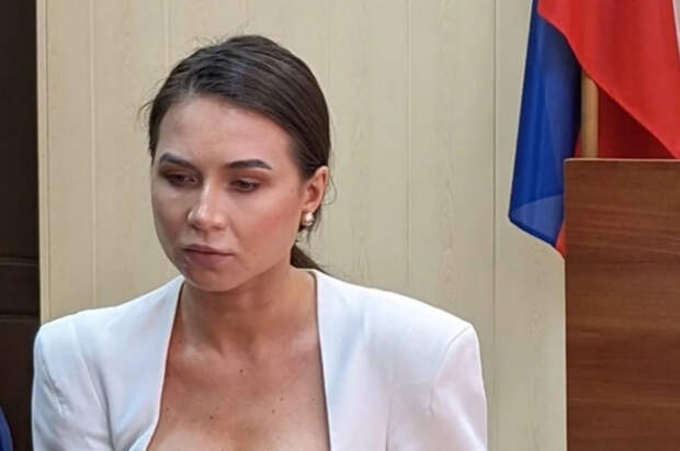 У блогера Лерчек изъяли 22 комплекта украшений и 46 млн руб. наличными