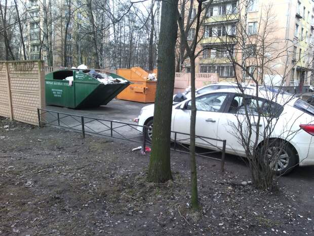 Месть жильцов за заблокированный вывоз мусора авто, прикол, юмор