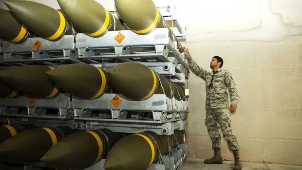 «Сомнительное обоснование»: зачем США поставили в Европу крупнейшую за последние 20 лет партию боеприпасов