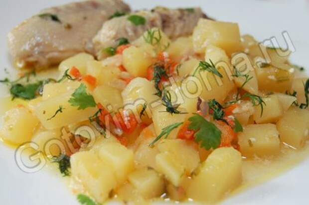 Картошка, тушенная с курицей