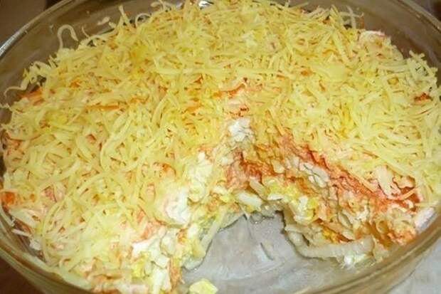 Салат «Французский» с маринованным луком