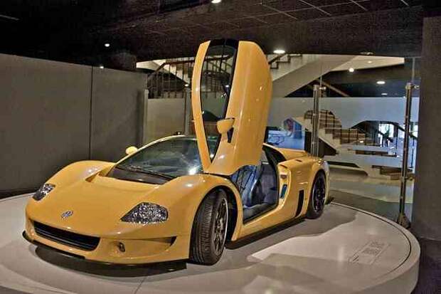 Музей авто истории в турине, италия. (трафик)