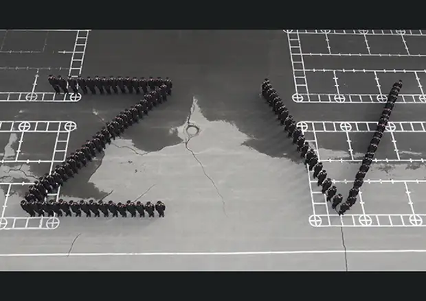 Воспитанники суворовского училища в Екатеринбурге приняли участие в Z-V-флешмобе в ходе тренировки к параду 9 мая