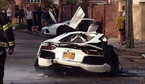 Lamborghini Aventador разорвало на две части 