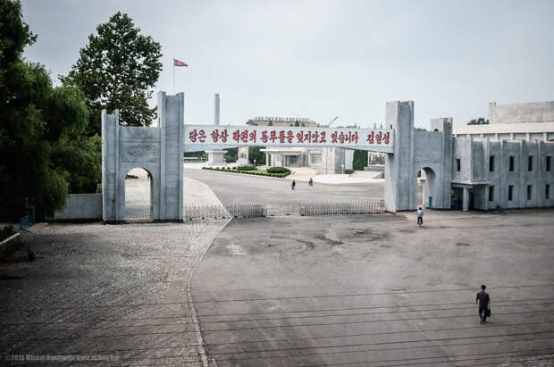 i-took-and-smuggled-these-out-of-north-korea-illegal-photos-kim-doesnt-want-you-to-see-7__880