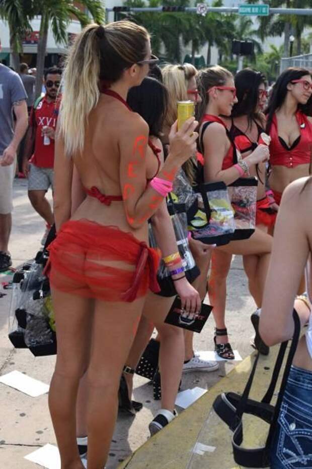 Участники и участницы Ultra Music Festival (30 фото)