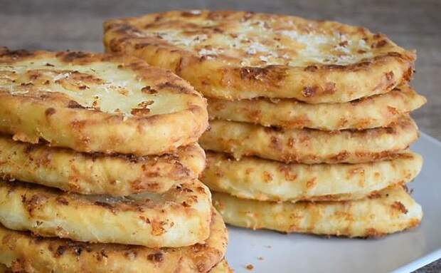 Пирожки с картошкой готовим по рецепту с рынка. За 10 минут уже на столе