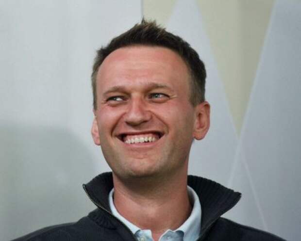 Навальный снова пиарится. На этот раз на смерти. Навальный снова пиарится. На этот раз на смерти.