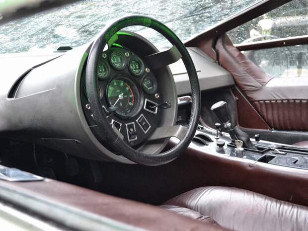Maserati Boomerang концепт руль