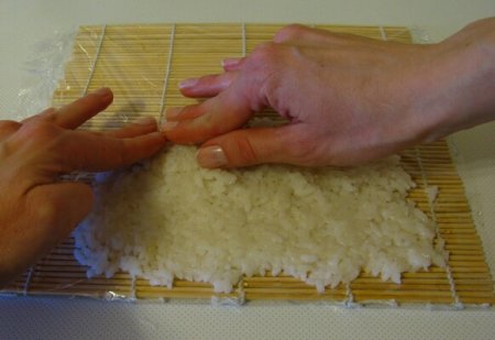 Саимаки (роллы «наизнанку»)