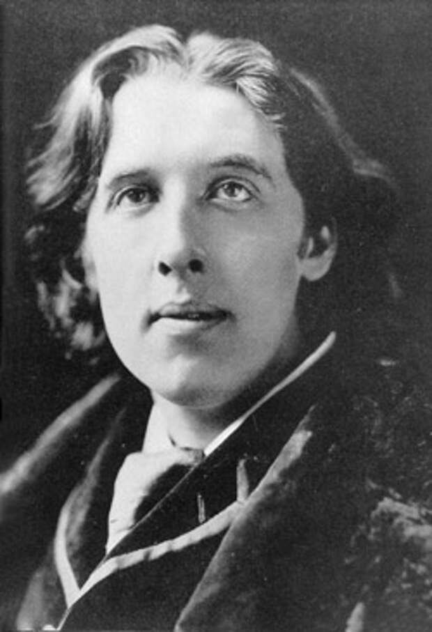 https://upload.wikimedia.org/wikipedia/commons/1/18/Oscar_Wilde.jpeg