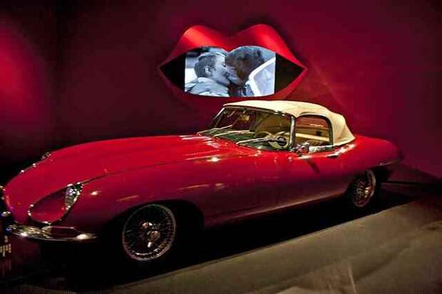 Музей авто истории в турине, италия. (трафик)