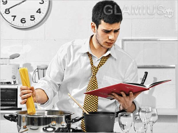 Муж на кухне