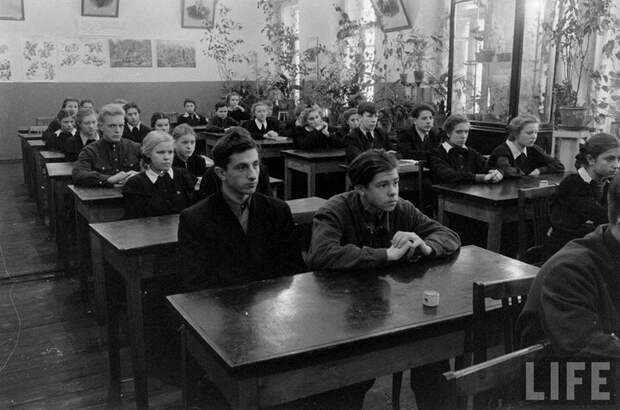 Фоторепортаж о жизни простых советских граждан в 1950-х