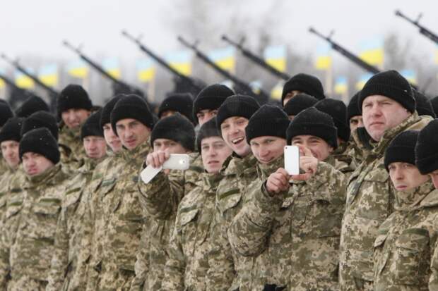 Украинских военных объявляют дезертирами, чтобы не платить зарплату Украинских военных объявляют дезертирами, чтобы не платить зарплату