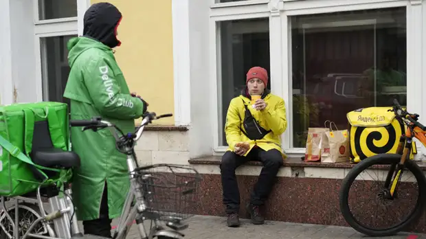 Сервисы по доставке продуктов заявили о росте спроса на кондитерские изделия