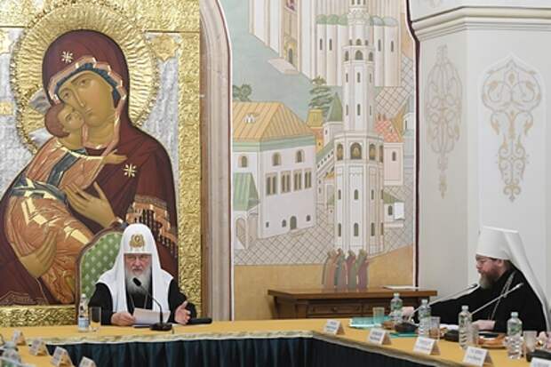 Патриарх Кирилл счел коронавирус божьей милостью и путем к богу