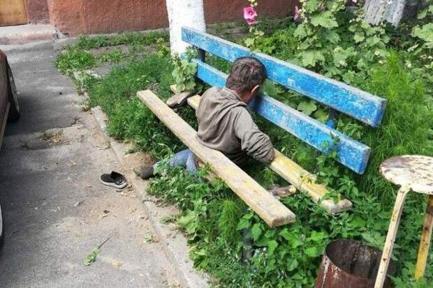 Гомельчанам пришлось вызвать МЧС, чтобы освободить застрявшего мужчину