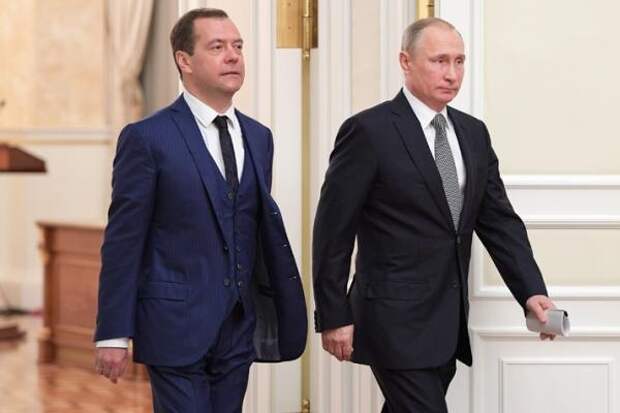 Путин высоко оценил работу Медведева во главе правительства