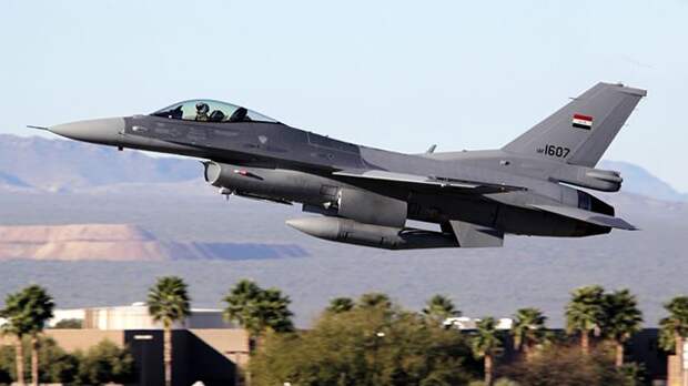 Военный самолет потерпел крушение в Ираке