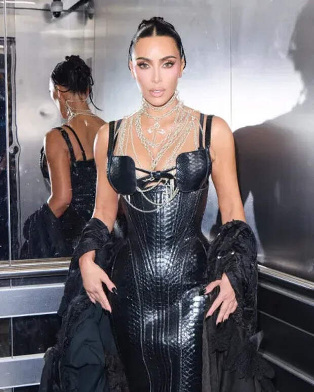 Ким Кардашьян в Dilara Findikoglu