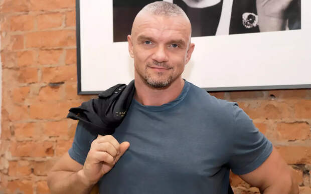 «Я ждал с ней встречи»: что стало с первой женой 54-летнего Владимира Епифанцева, которую он бросил ради другой