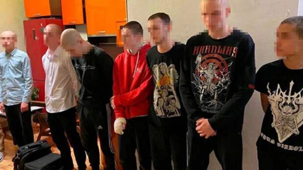 Задержание русских парней. Фото: тг-канал "Многонационал".