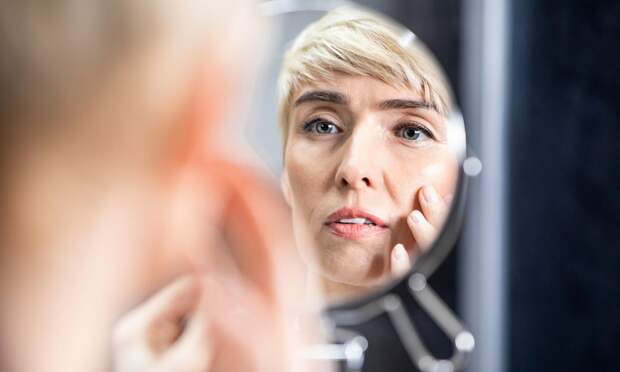 Лохматость повысилась: 5 причин, почему у женщин внезапно появляются волосы на подбородке