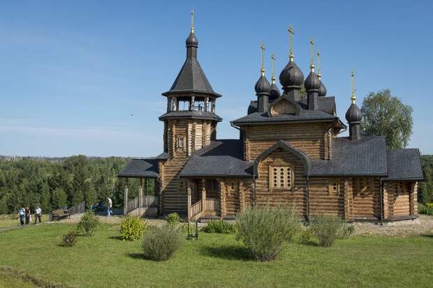 Деревянный храм Всех Святых Урала и Сибири. Свердловская область