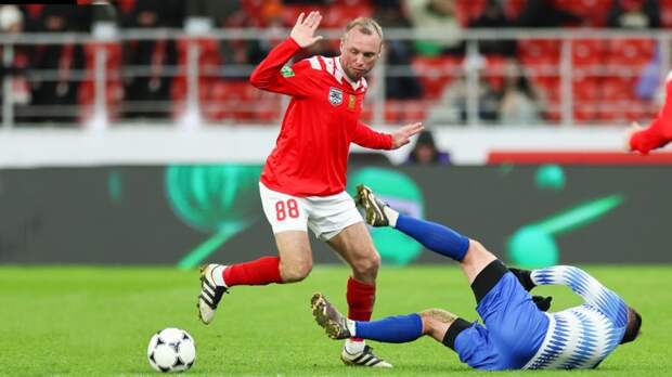 Экс-игрок сборной России по футболу Глушаков проведет прощальный матч в июле