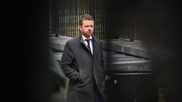 Глава аппарата Стармера уволился из-за связей экс-посла в США с Эпштейном