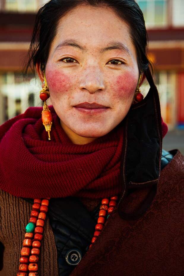 different-countries-women-portrait-photography-michaela-noroc-15-tibet-china