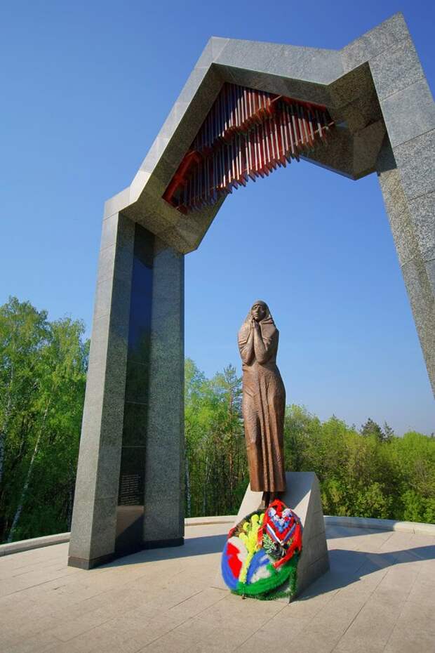 Памятники России матерям и вдовам погибших воинов.