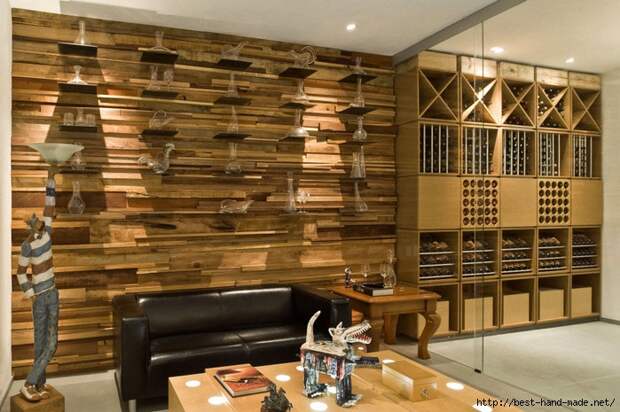 Modern-house-with-wooden-wall-ddecor (700x465, 239Kb)